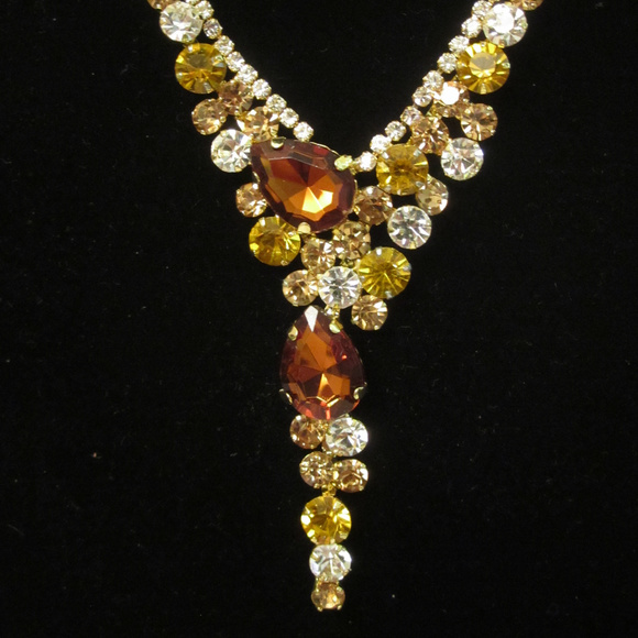 Crystal Topaz Rhinestone Set Dangle Drop Earrings - Picture 2 of 8